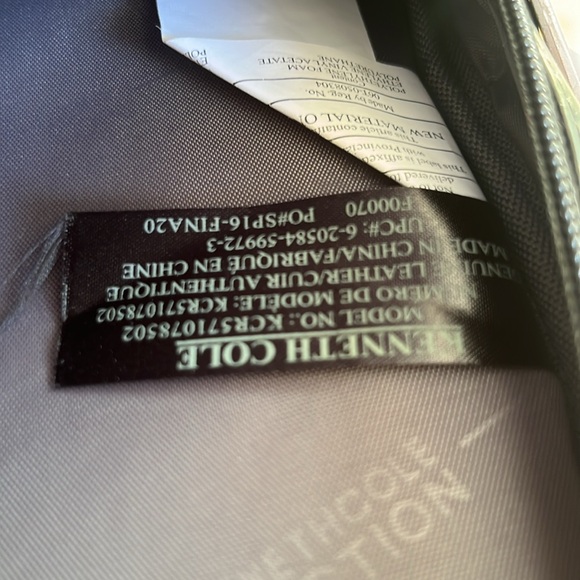 Kenneth Cole Full grain leather sling Columbian Backpack for 13” laptops - Picture 9 of 13